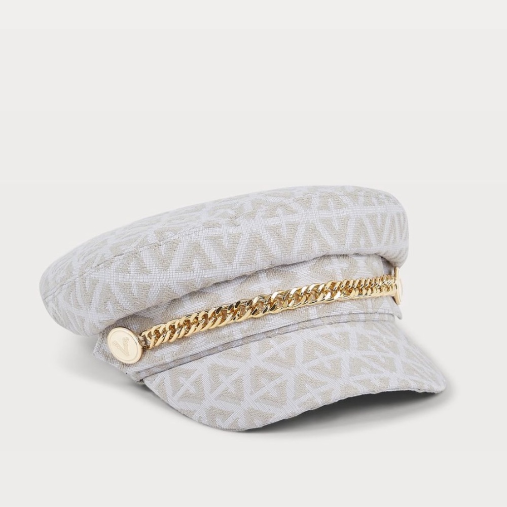 Cap classic feel while staying modern.